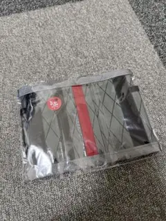 windy and rainy wallet CAN FEELver