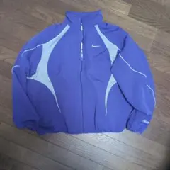 Nike Supreme コラボ Billie Eilish着用モデルのサムネイル