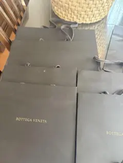 ショップ袋Bottega Veneta Gucci Louis Vuittonのサムネイル