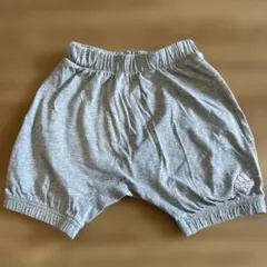 adidas グレー ショートパンツ 3-4Y