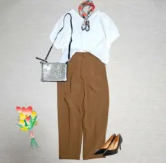 大人可愛い オフィスカジュアル 通勤 旅行 ブラウス×テーパードパンツ 春夏 M