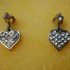 お値下げ　ハート型の揺れるイヤリング