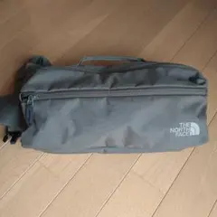 THE NORTH FACE ボディーバッグ ダークグリーン