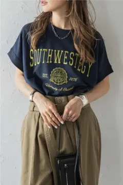 Bonjour Sagan/カレッジ刺繍ピグメントスウェットTシャツ