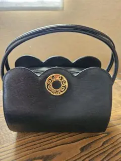 ハナエモリ　ブラック スカラップエッジ ハンドバッグ