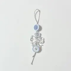 一点売り　ハンドメイド ボタン　リボン　ストラップ　ビーズキーホルダー　水色