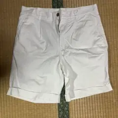 ホワイト ショートパンツ 折り返しデザインのサムネイル
