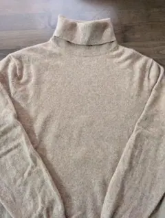 ベージュ タートルネックセーター 36