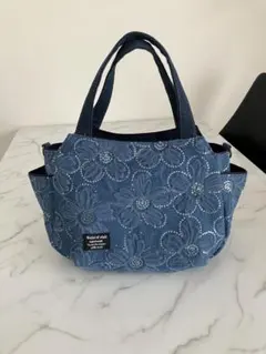 1115 大きめ花柄デニムリメイクバック　ハンドメイド