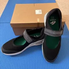 Item thumbnail for item 6a878f9f-8bbf-4eea-ac89-2bb4f7d25897