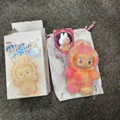 POP MART キャラクターぬいぐるみ　ラブブ