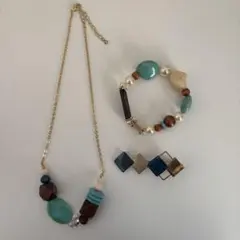 ターコイズ・ブラウンビーズのアクセサリーセット