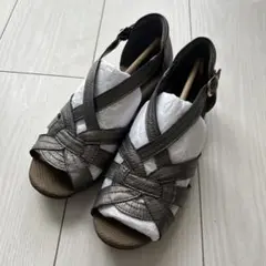 美品エアリーステップ サンダルのサムネイル