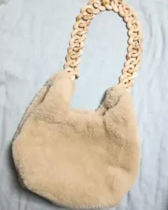 ベージュ ファーバッグ