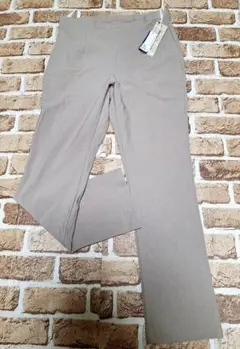 新品未使用！ベージュ ストレッチスリムフィット カジュアルパンツ LL