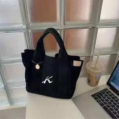 kロゴ キャンバス トートバッグ チャーム付き ブラック