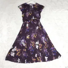 美品 DoCLASSE UVスラブ・プリーツ切替ワンピース ロング 紫 花柄 Mのサムネイル