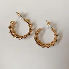 ツイストフープピアス