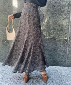 ランダムドットソフトマーメイドスカート