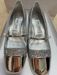 美品 Jimmy Choo パール付き メリージェーン シューズ シルバーのサムネイル