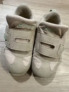 Item thumbnail for item aea34fc4-f8f9-4a5c-80cb-a86fd1292d45