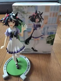 キタサンブラック　フィギュア 白と紫の制服