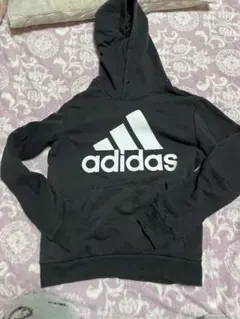 adidas 黒 パーカー Jサイズ(S)