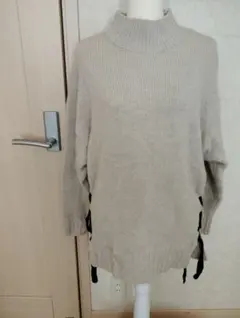 JEANASIS ベージュ タートルネックニット