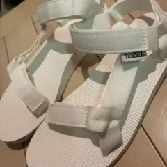 Teva スポーツサンダル ホワイトのサムネイル
