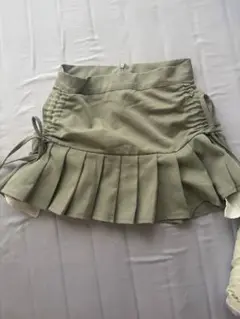 オリーブグリーン プリーツスカート サイドリボン付き