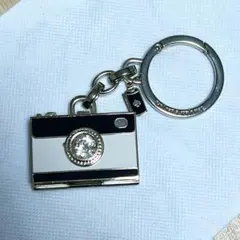 Kate Spade カメラ型キーホルダー