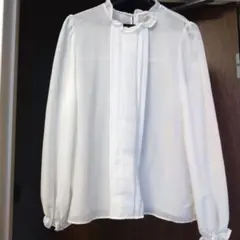 ブラウス　フリル　長袖　シャツ　カットソー　ホワイト　白　トップス