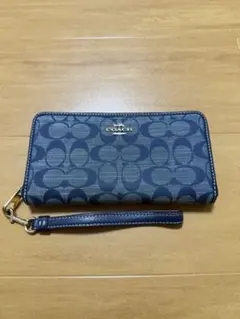 新作 COACH デニム スナップ ウォレット・シグネチャー インディゴ