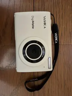 YASHICA DigiMate コンパクトデジタルカメラのサムネイル