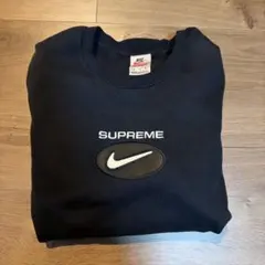 Nike Supreme コラボ　ブラック トレーナー