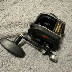 Ambassadeur XLT 2 SYNCRO ベイトリール 本体 - メルカリ