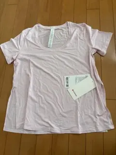 Lululemon Vネック トップス - メルカリ