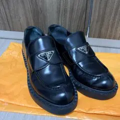 PRADA ブラック レザー ローファー
