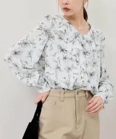 新品　ROPÉ PICNIC 花柄ラッフルデザインブラウス　フリーサイズのサムネイル
