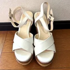ホワイト クロスストラップ ウェッジサンダル