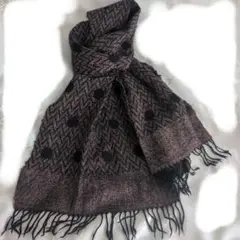 ヘリンボーンパターン マフラー 黒とピンク