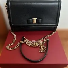 Salvatore Ferragamo フェラガモ チェーン ショルダー バッグ