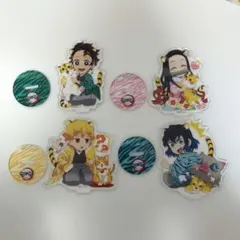 鬼滅の刃　寅年　アクリルスタンド　炭治郎　禰豆子　善逸　伊之助