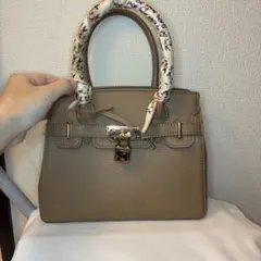 【最終値下げ】ピンク スカーフ付きハンドバック