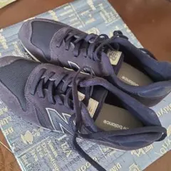 New Balance ネイビー スニーカー