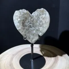 お花たくさん♡ 菊花水晶 針水晶 ハート型 クラスター 台座付き 天然石