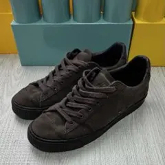 【中古】Bershka ローカットスケータースニーカー　ダークグレー26.0cmのサムネイル