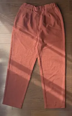 【studio CLIP】きれいめタックテーパードパンツ　ボトムス