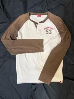Levi’s ロングTシャツ