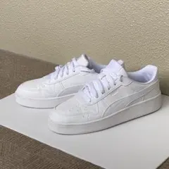 PUMA ホワイト スニーカー　27cm